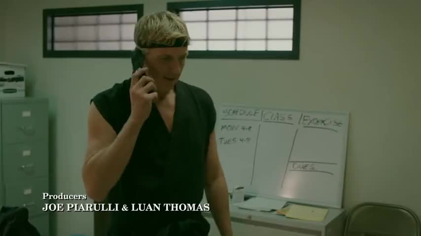 Cobra Kai (2018) - Take a Right (S02E02)