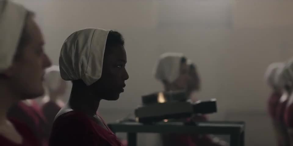 The Handmaid's Tale - Baggage (S02E02)