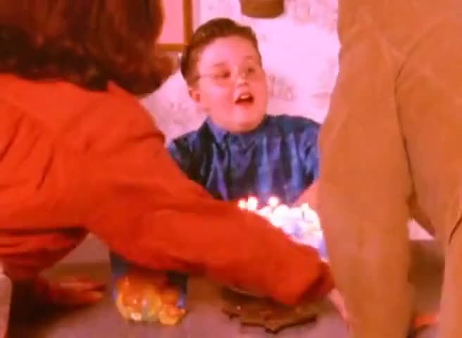 - Stop it, Frank! You're killing him! - Blow out the candles!