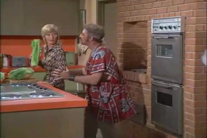 The Brady Bunch - And Now, a Word from Our Sponsor (S03E03)