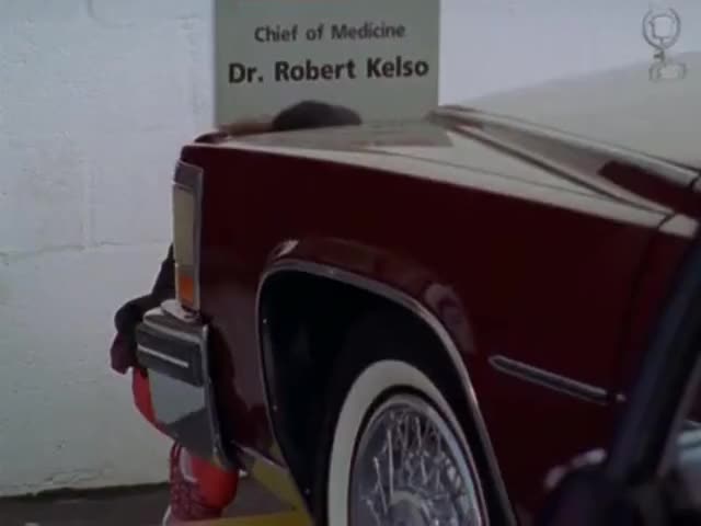 - Morning, Dr Kelso. - Nurses.