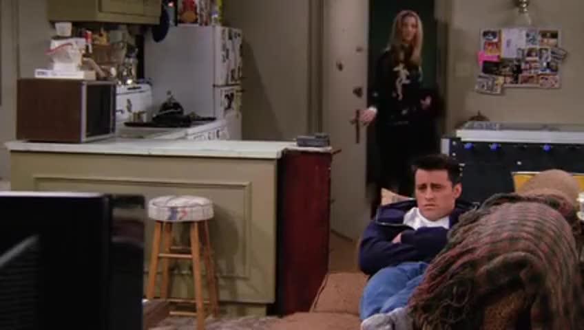 - Hey, Joey. - Hey, Pheebs.