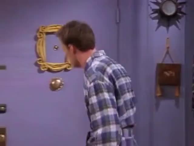 Friends - The One Where Chandler Crosses the Line (S04E04)